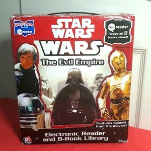 🤩🤩 STAR WARS ELECTRONIC READER AND 8 BOOK LIBRAR